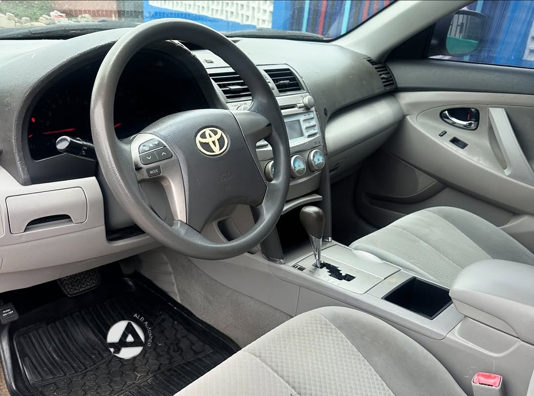 Car Image 5