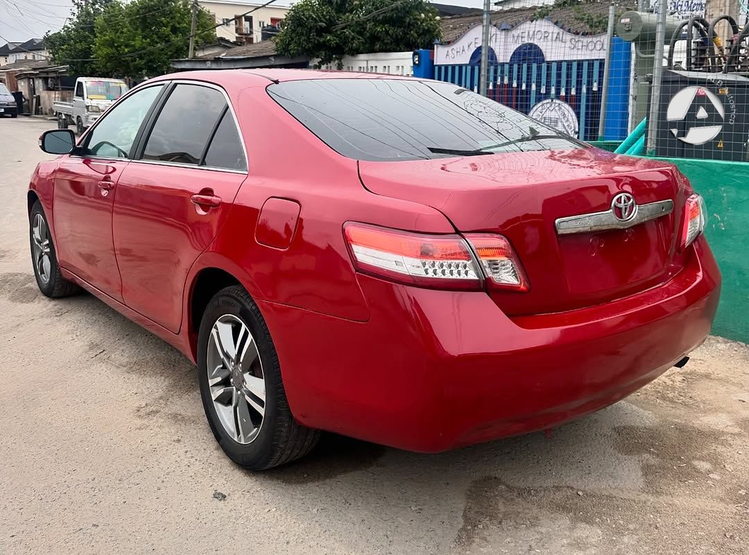 Car Image 8