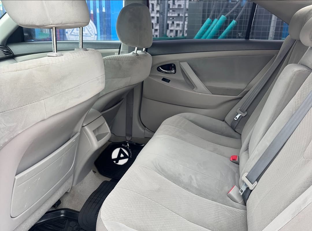 Car Image 9