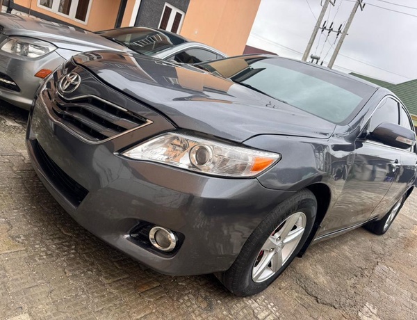 2011 TOYOTA CAMRY LE FOR SALE IN ABUJA