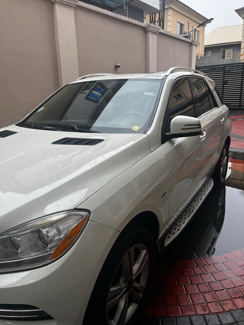 Car Image 9