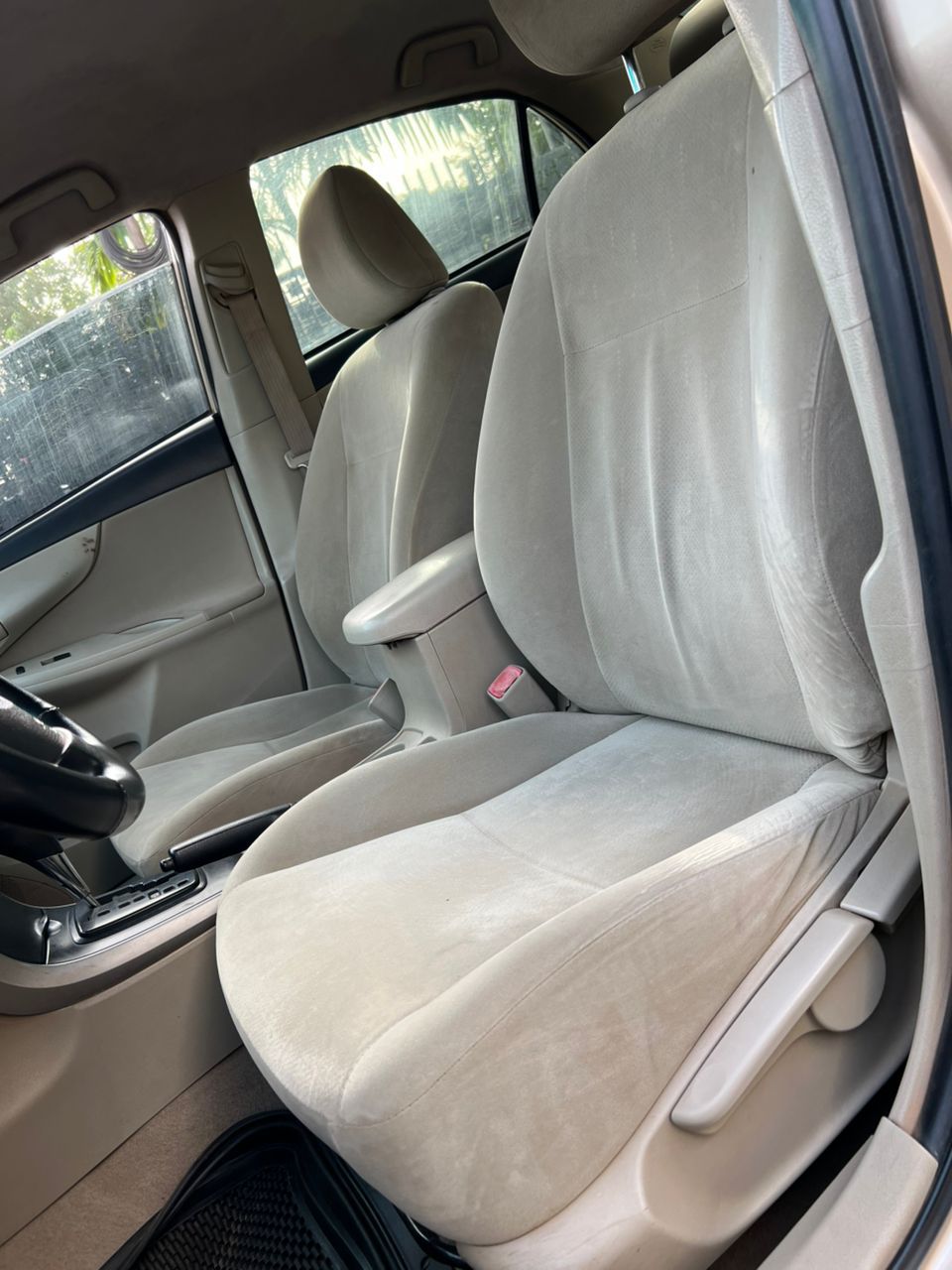 Car Image 13