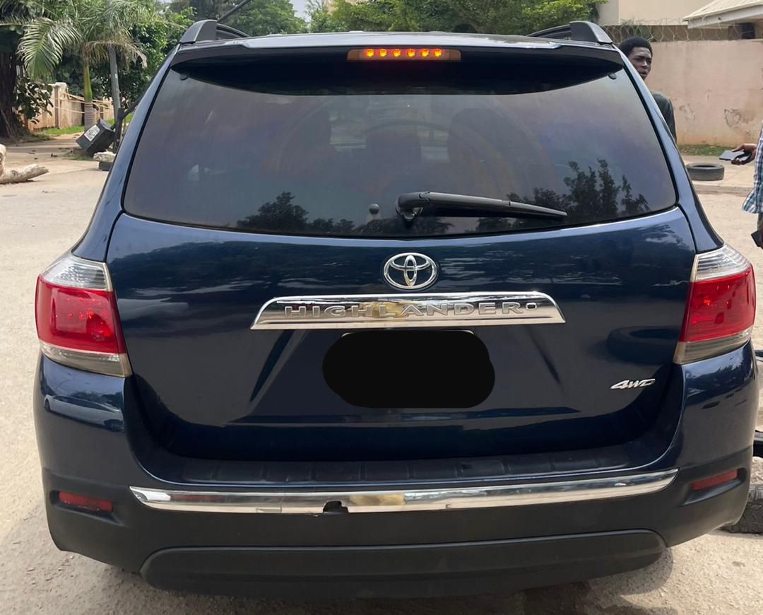 Car Image 6