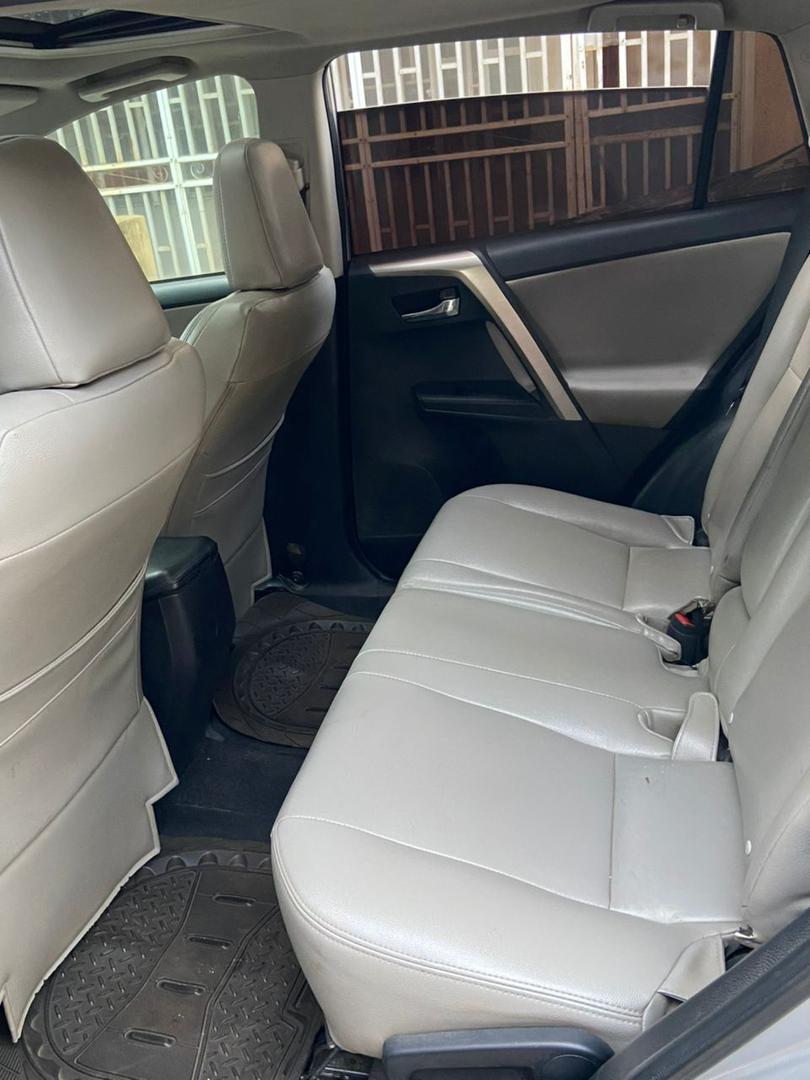 Car Image 4