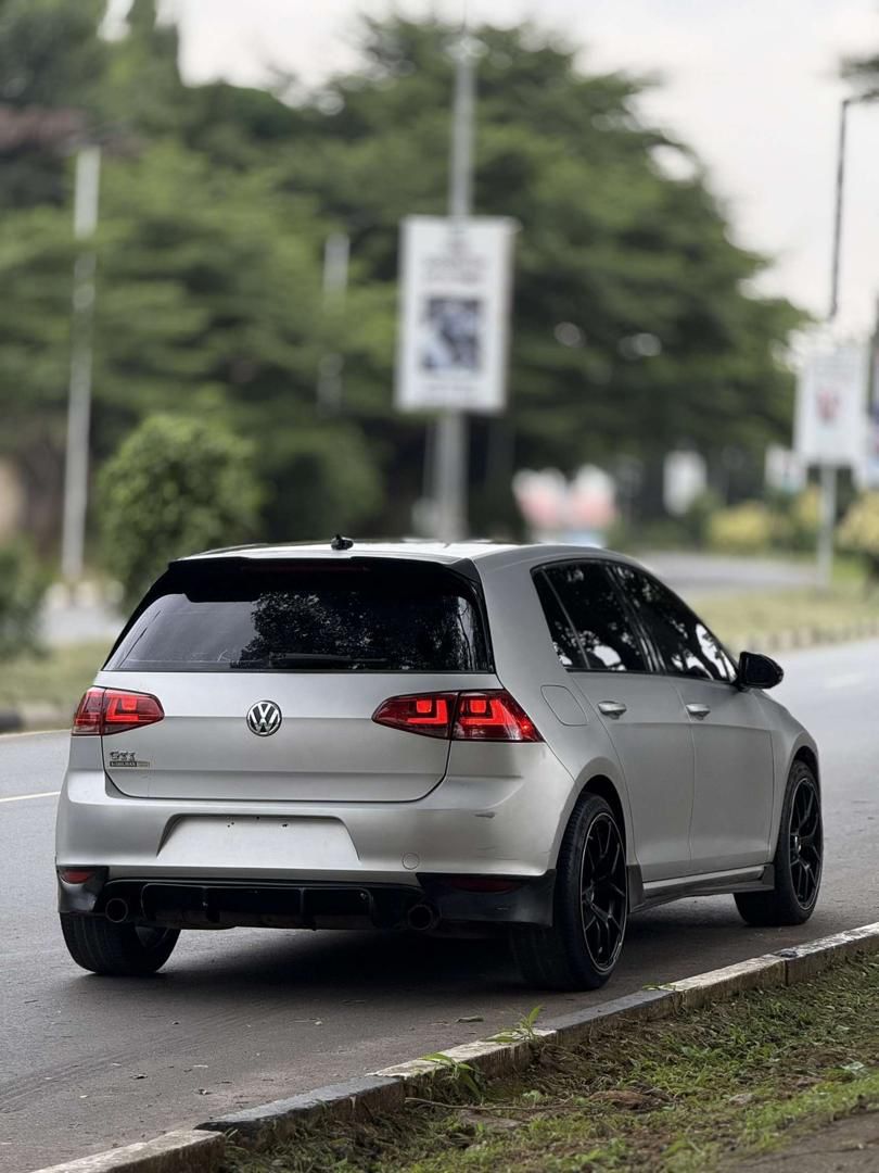 Car Image 7