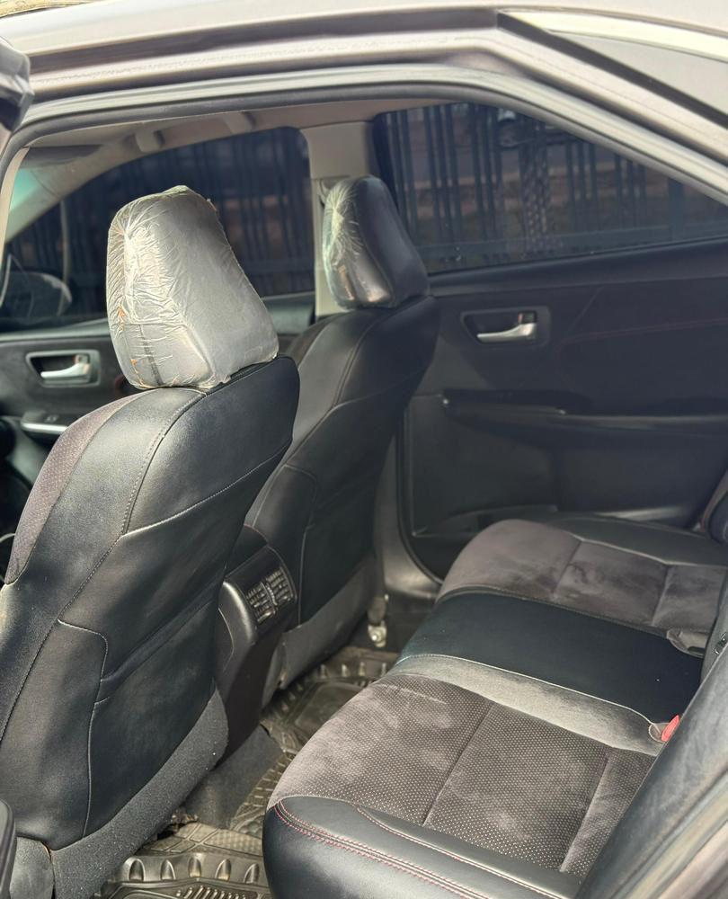 Car Image 5