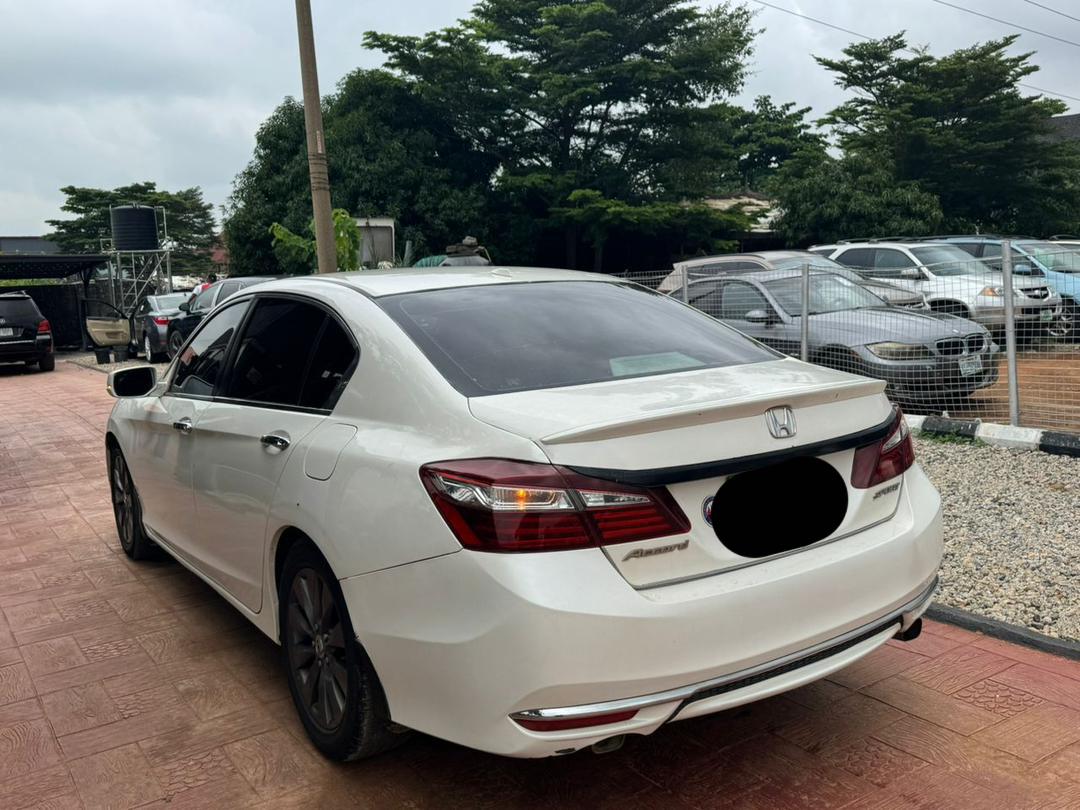 Car Image 6