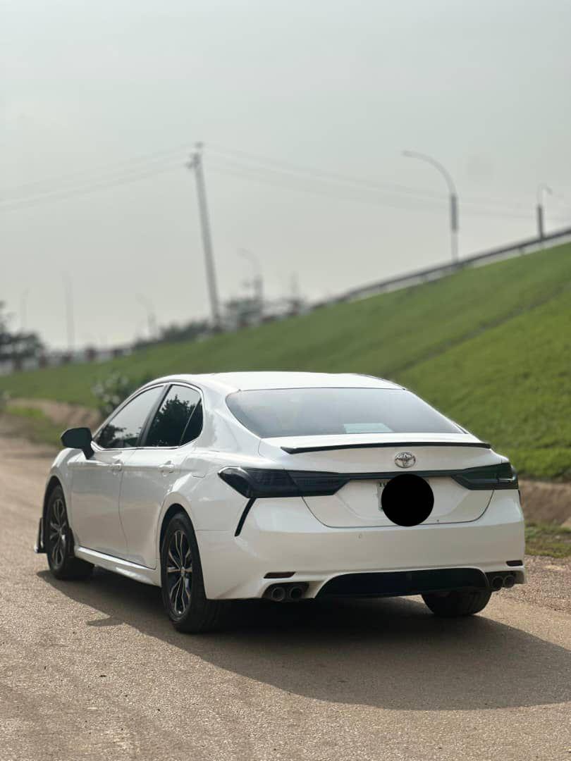 Car Image 5