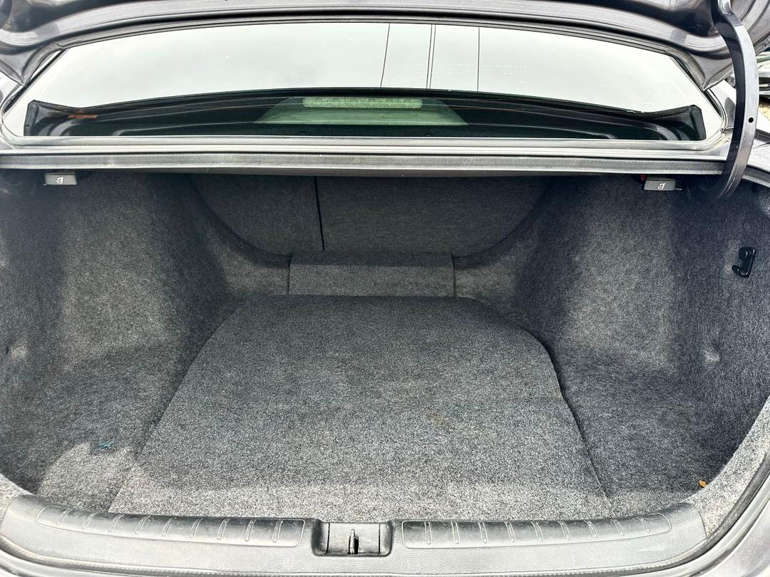 Car Image 9
