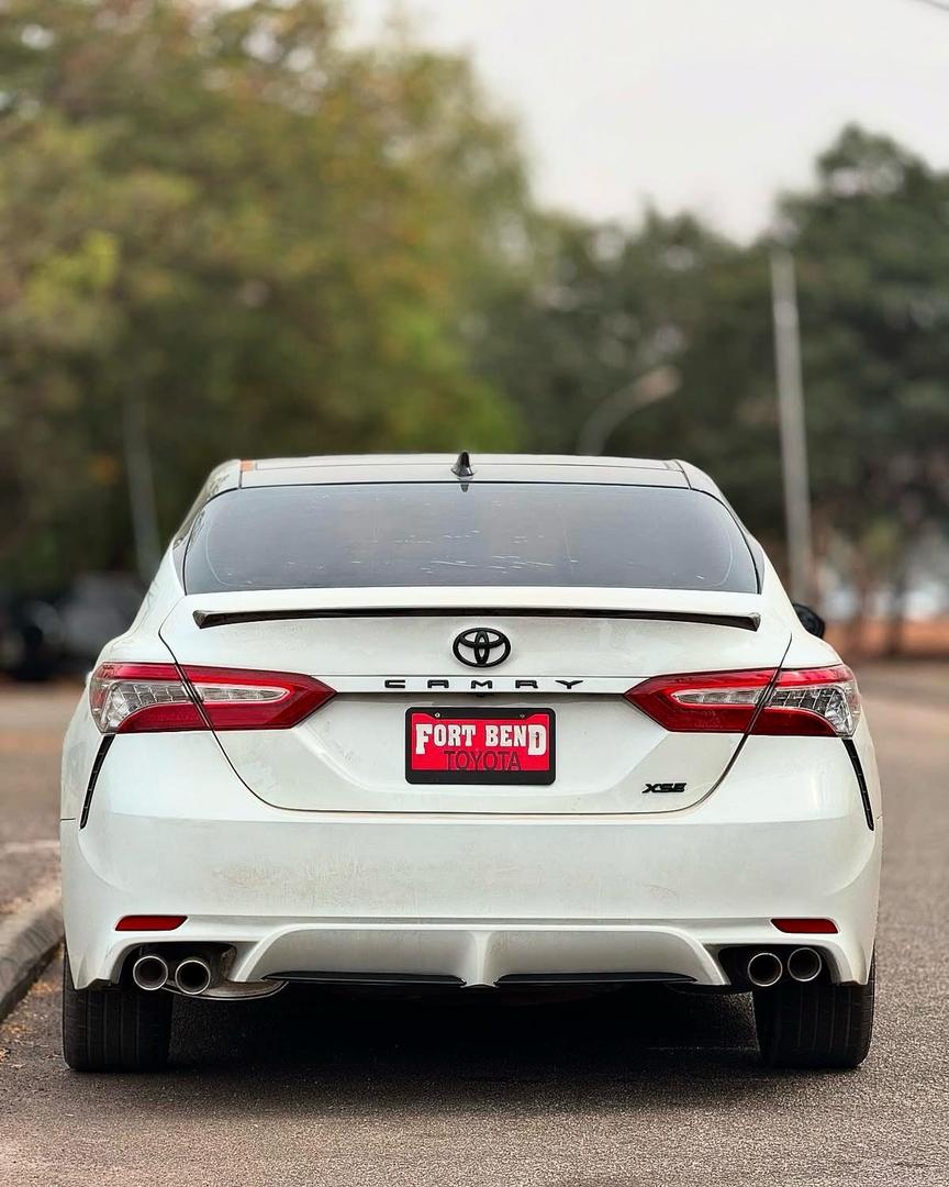 Car Image 8