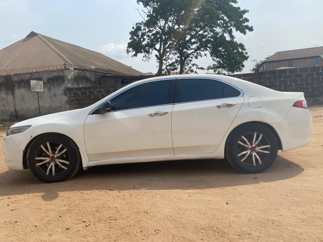Car Image 8