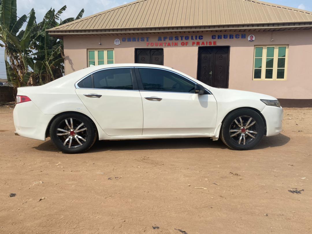 Car Image 9