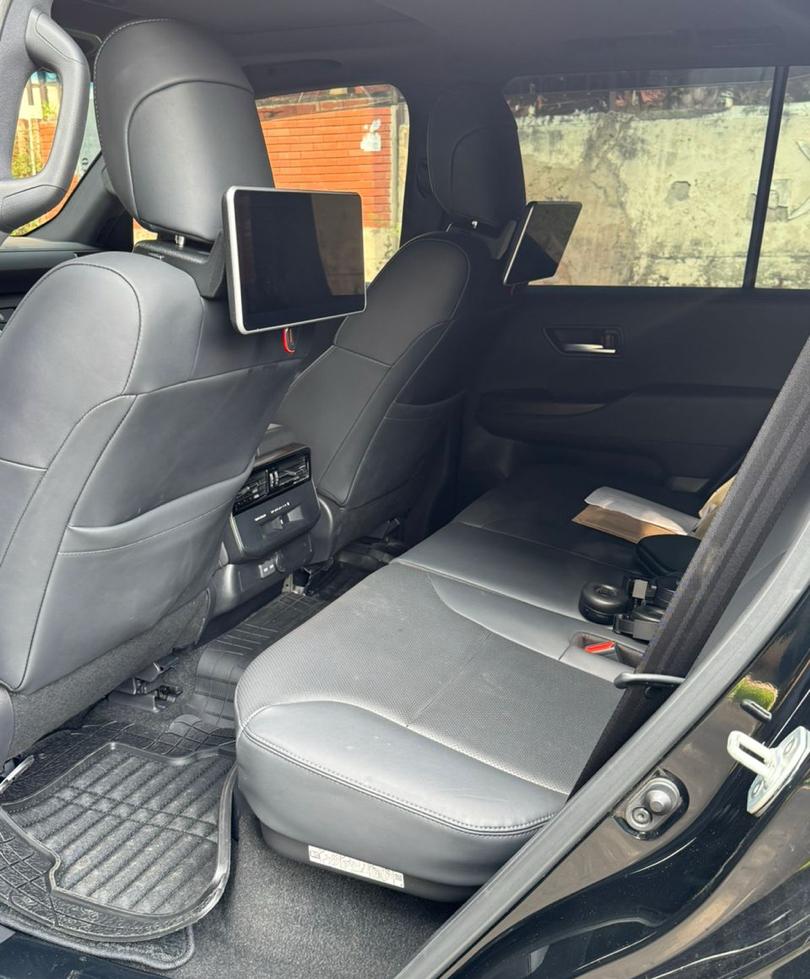 Car Image 5