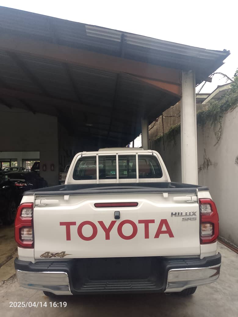 Car Image 8