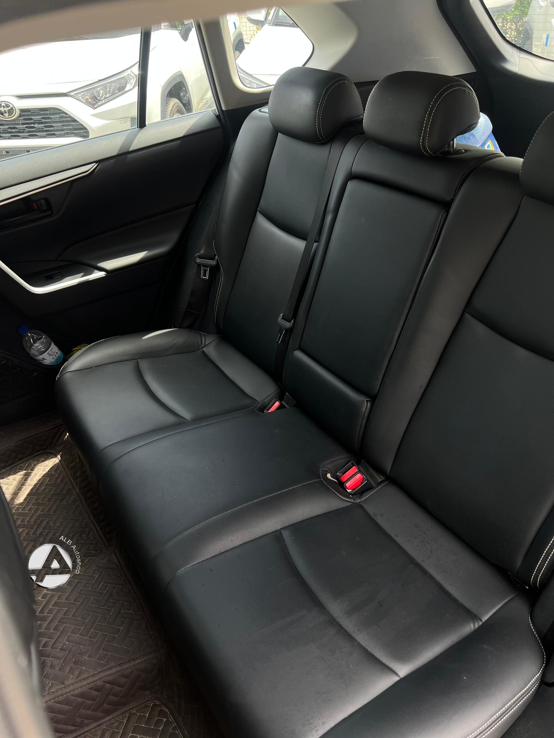 Car Image 8