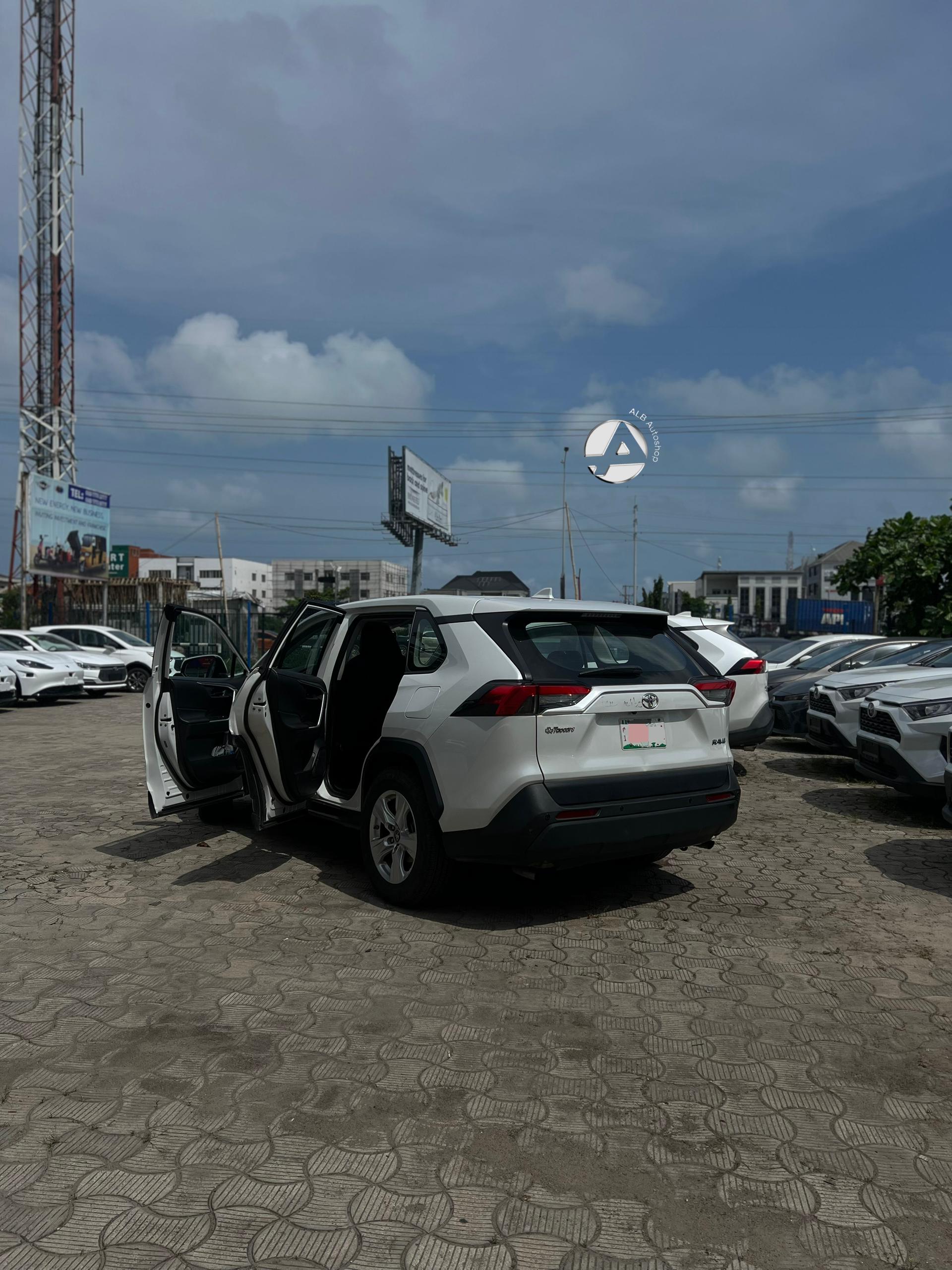 Car Image 10