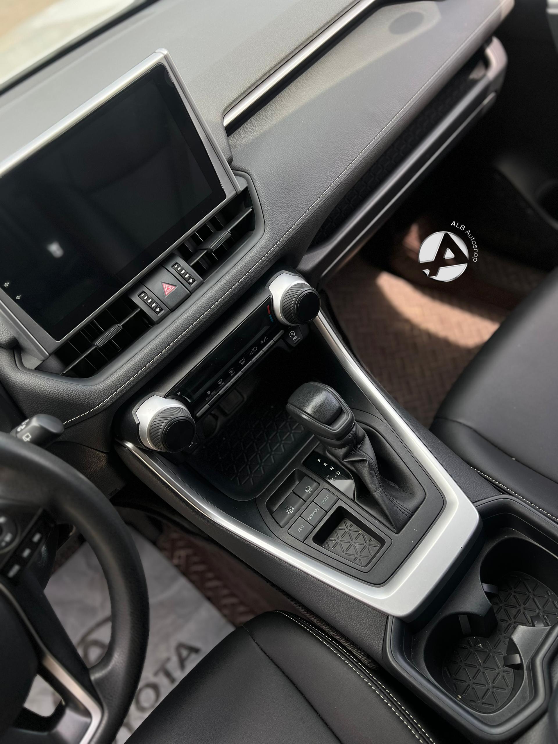 Car Image 4