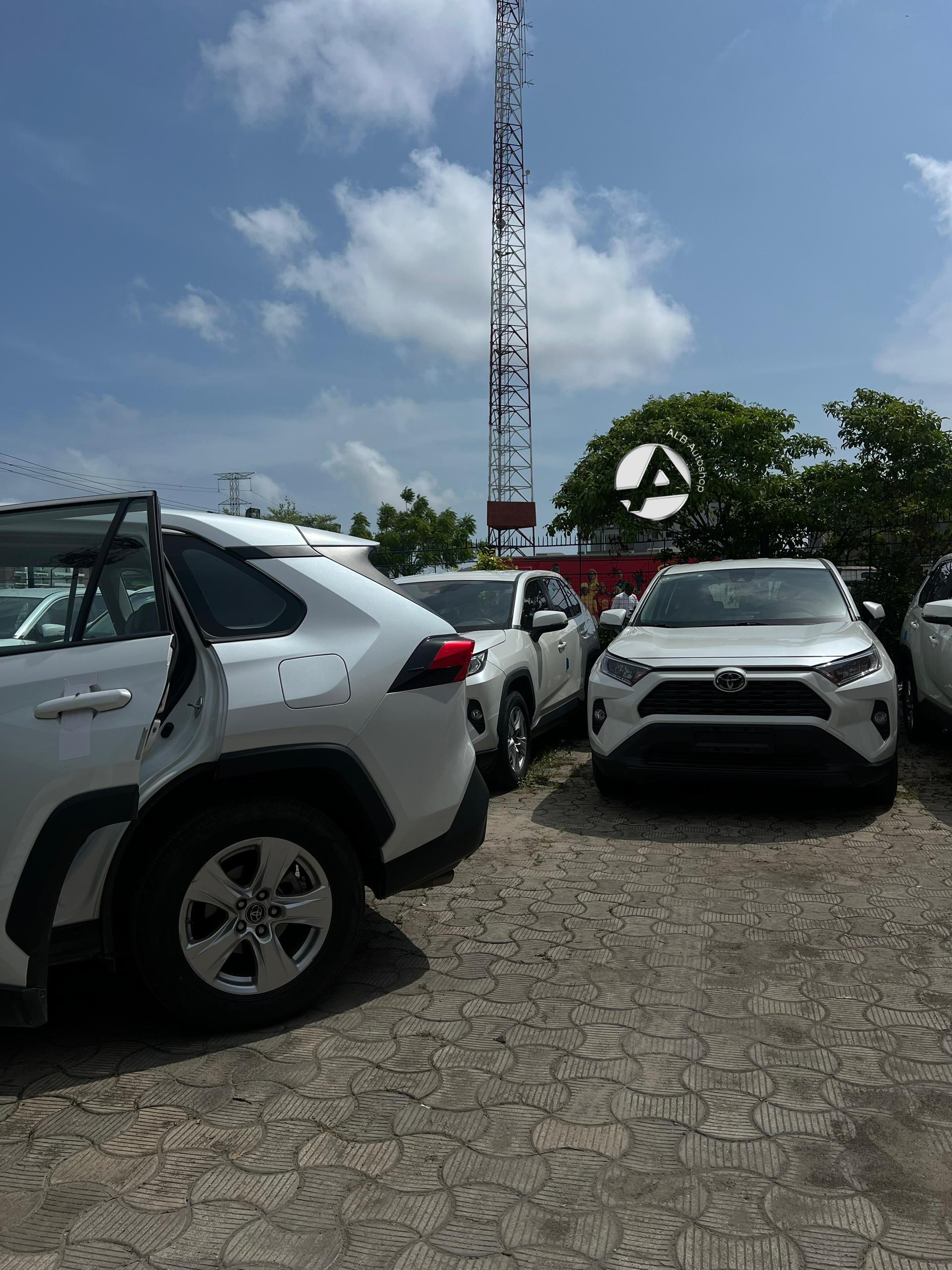 Car Image 9