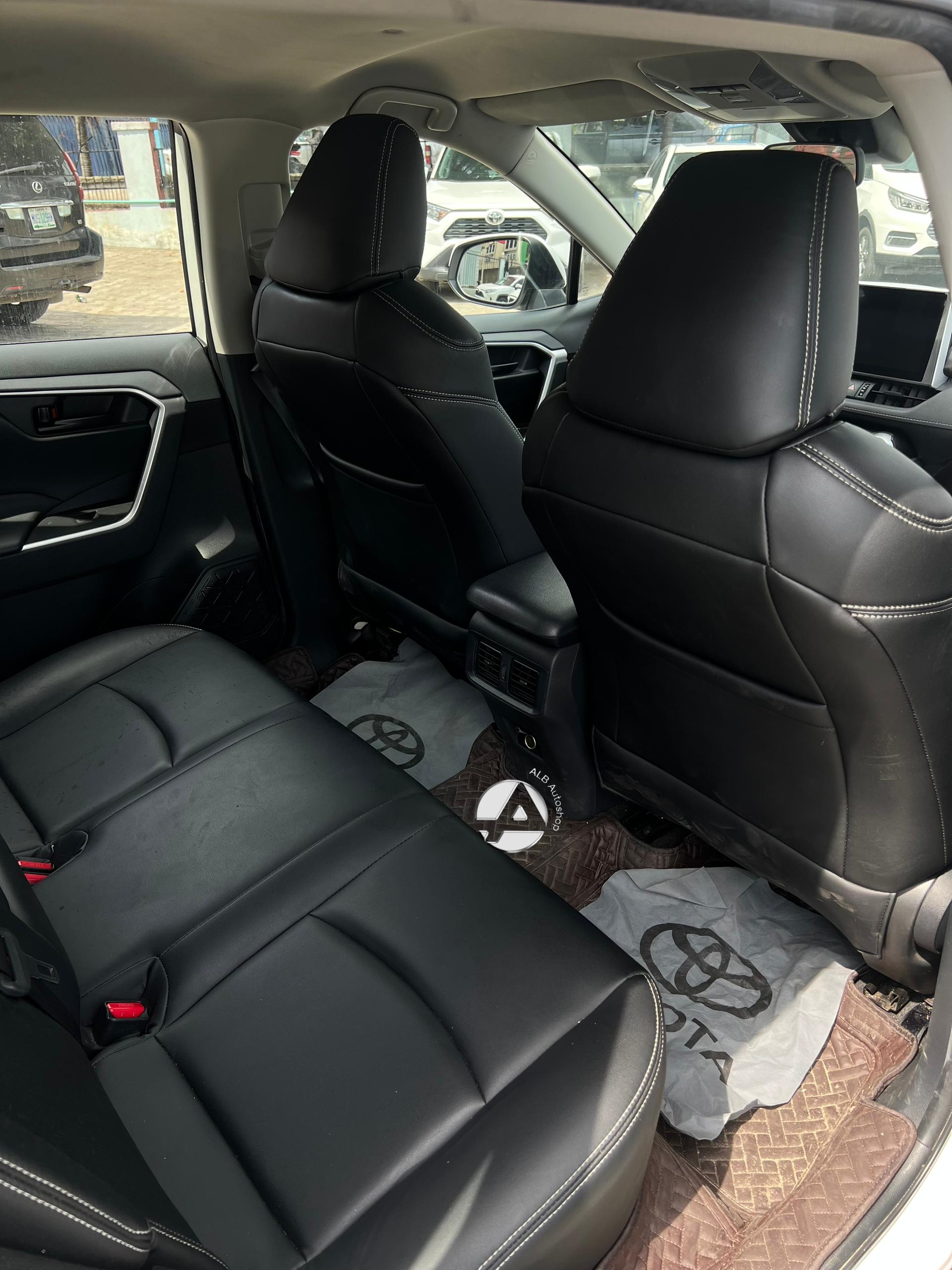 Car Image 7