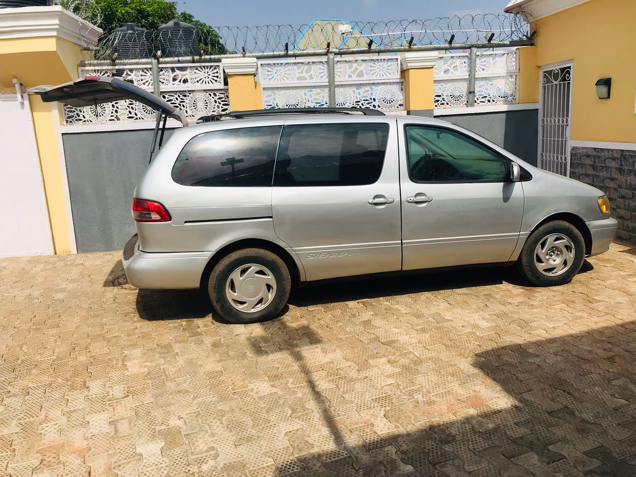 Car Image 2