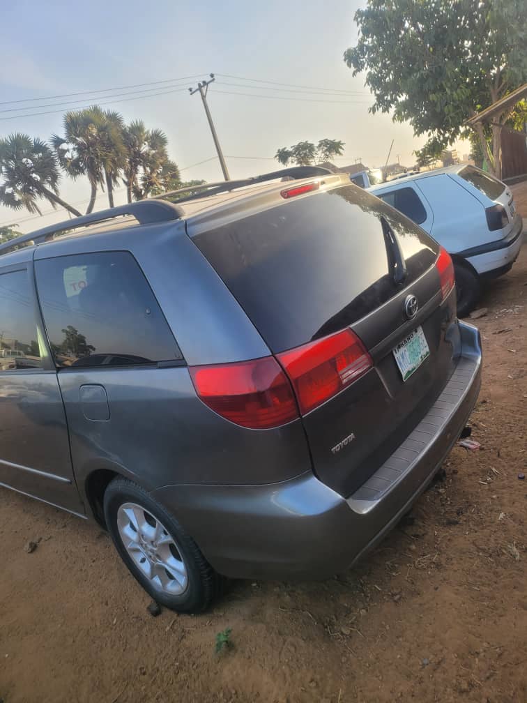 Car Image 8