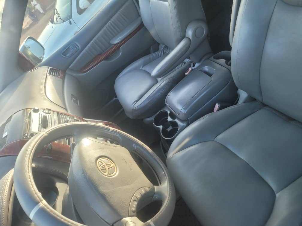 Car Image 7