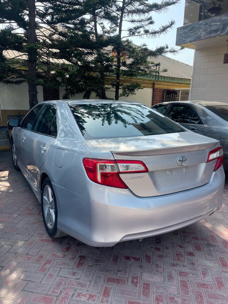 Car Image 9