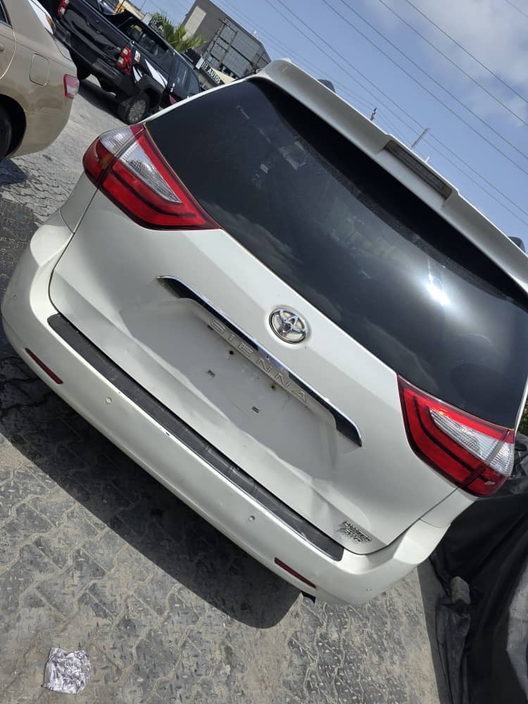 Car Image 6