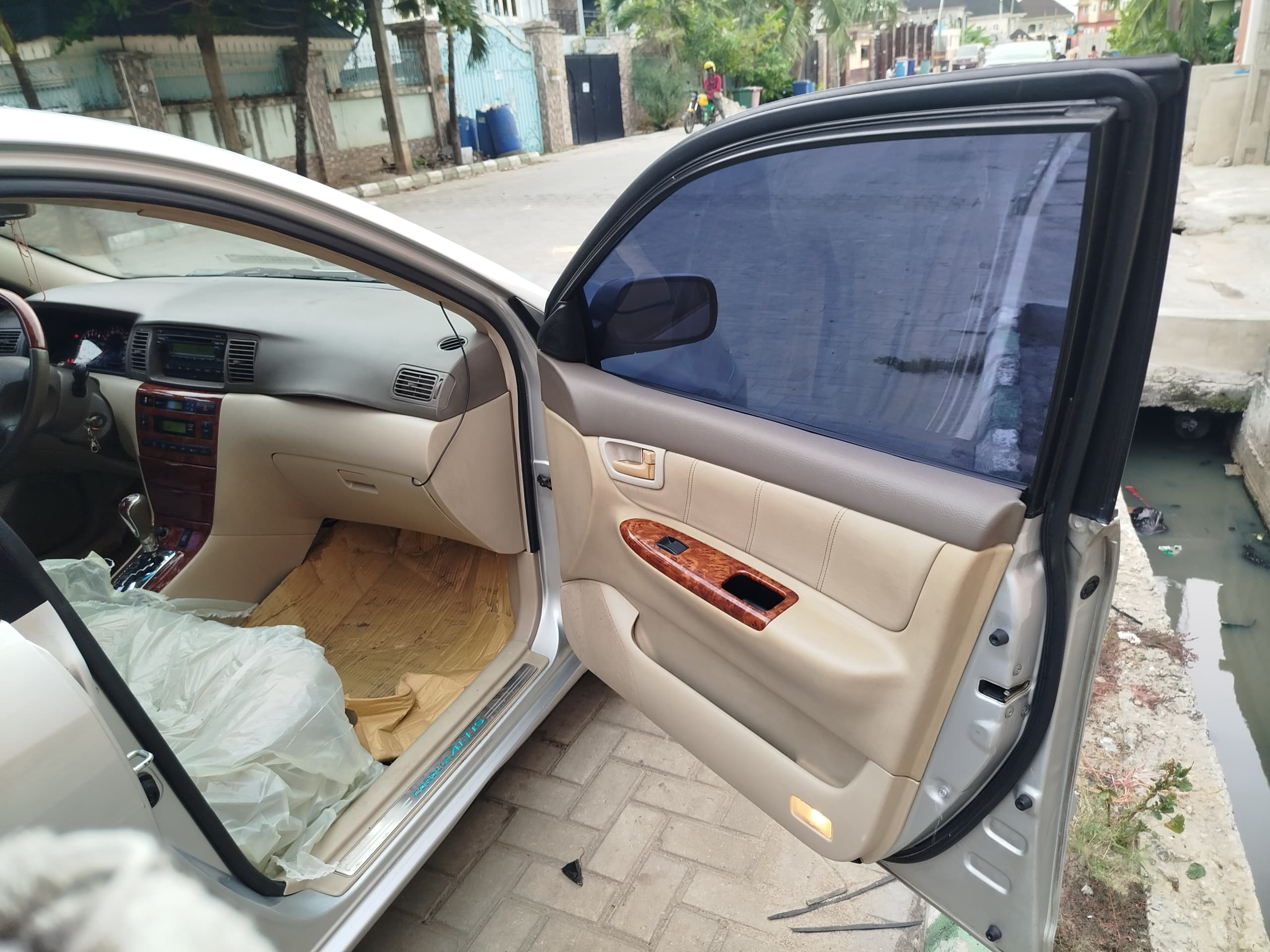Car Image 8