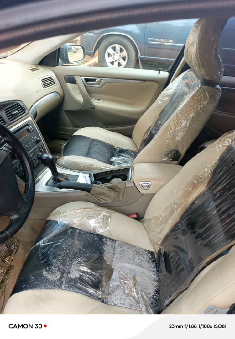 Car Image 4