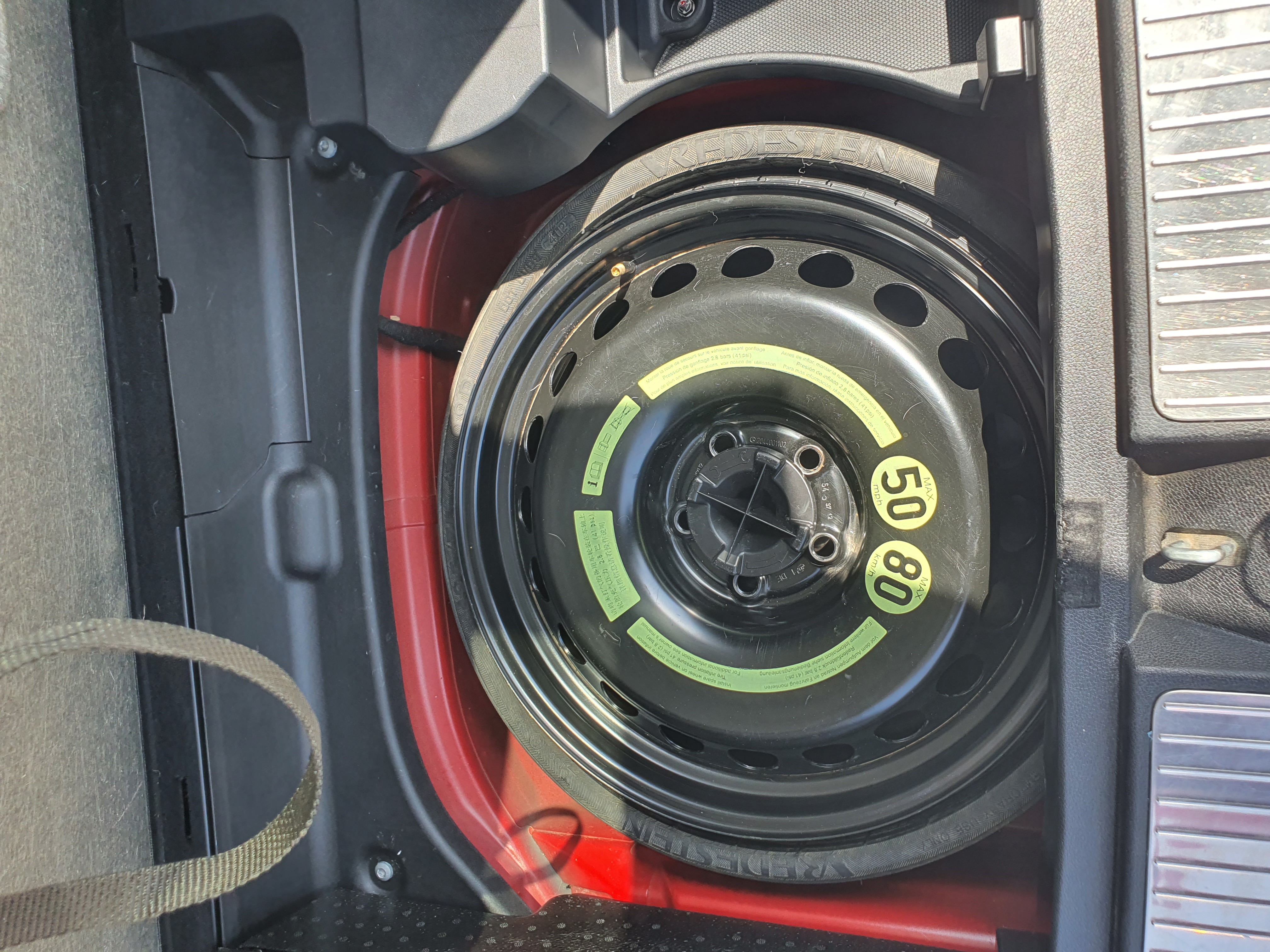 Car Image 9