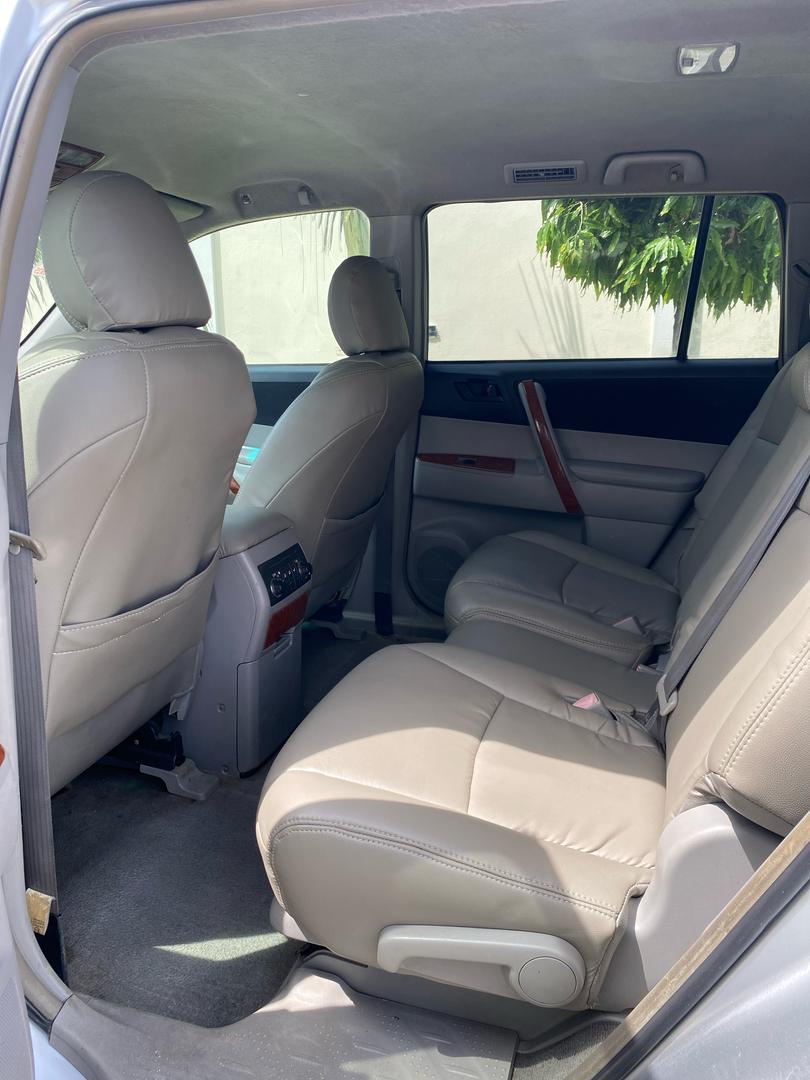 Car Image 10