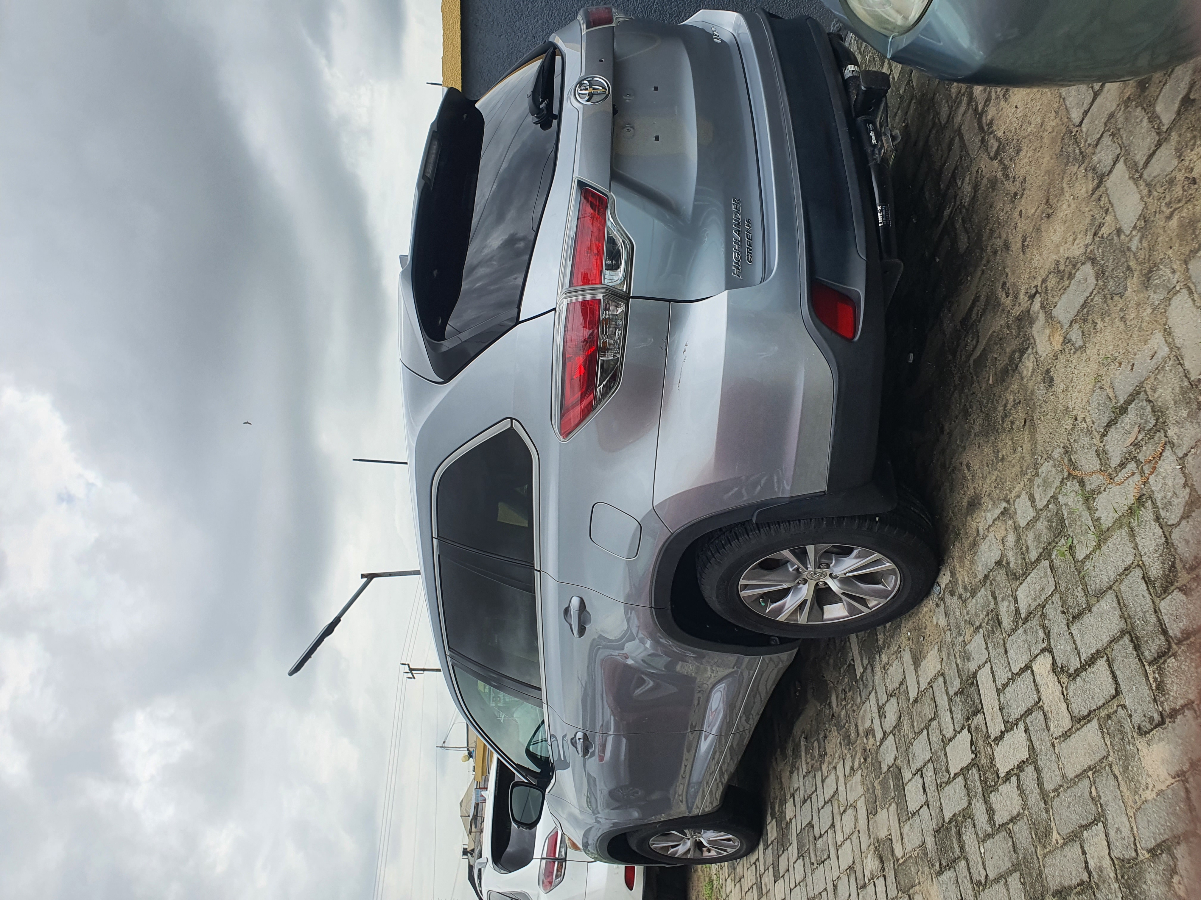 Car Image 9