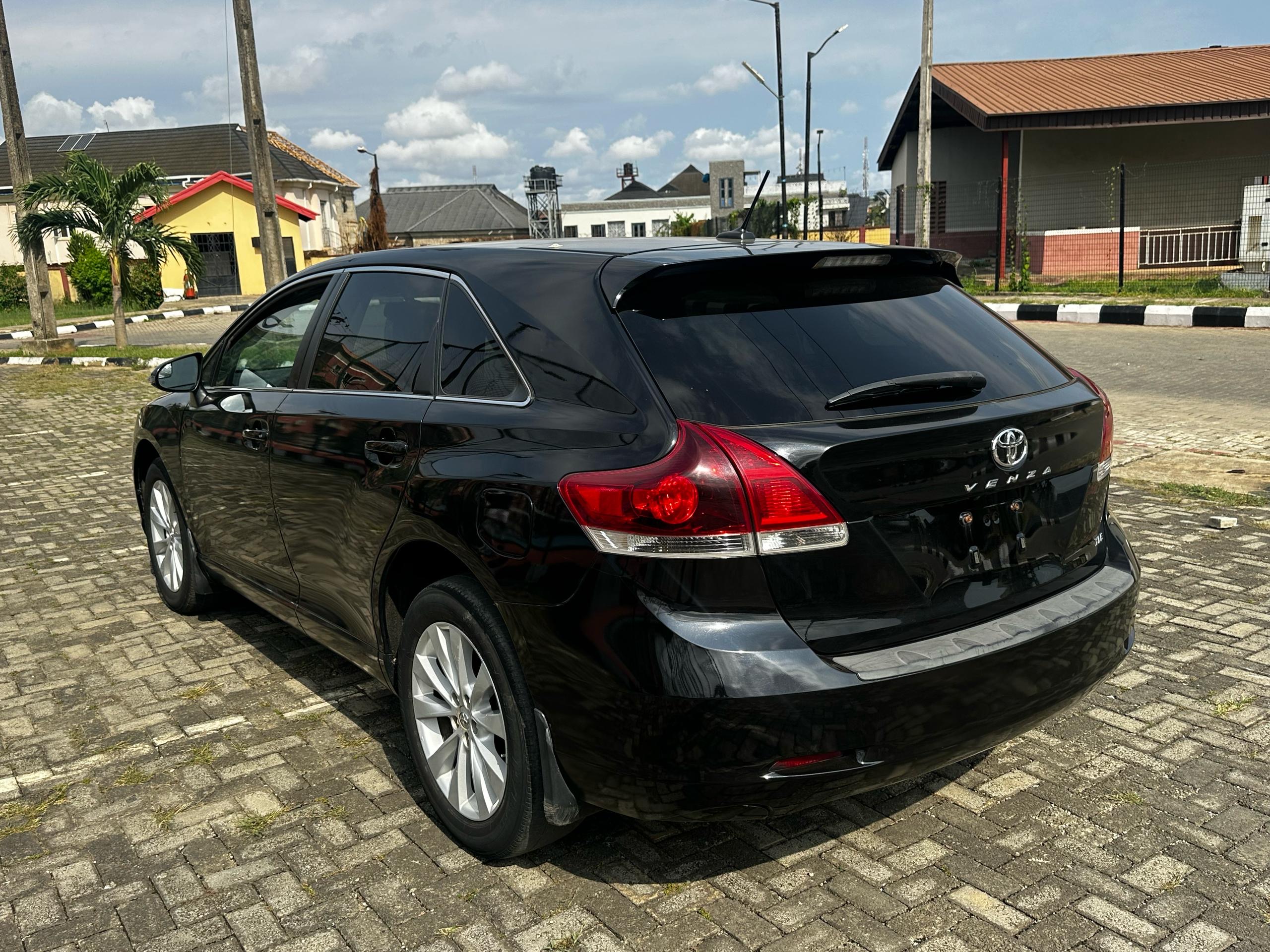 Car Image 14