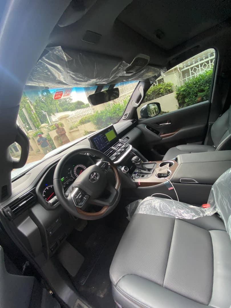 Car Image 9