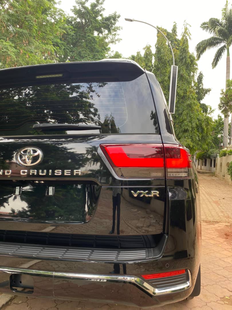 Car Image 8