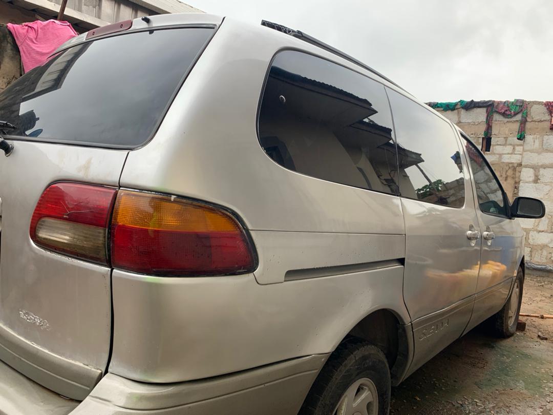 Car Image 8
