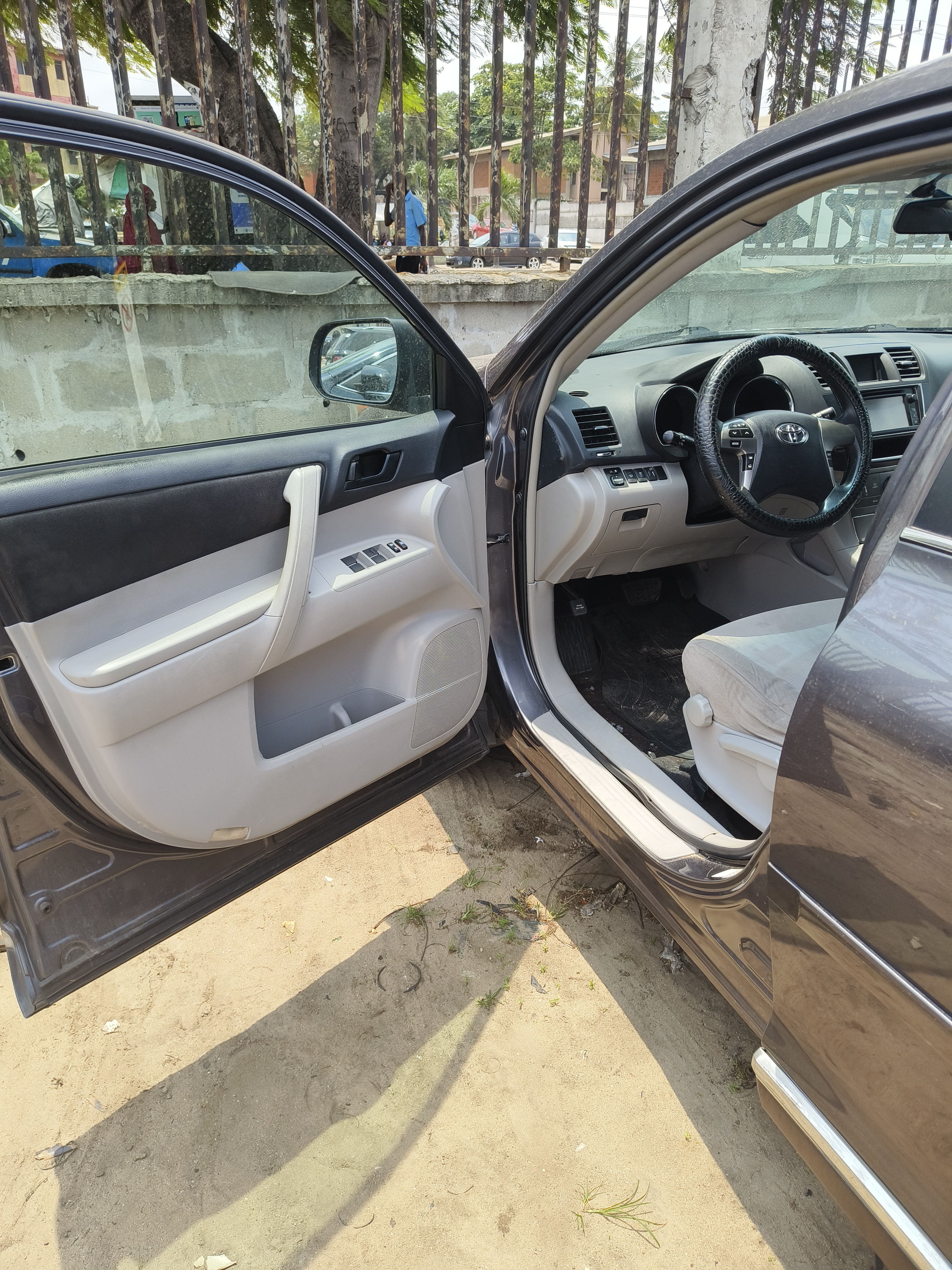Car Image 4