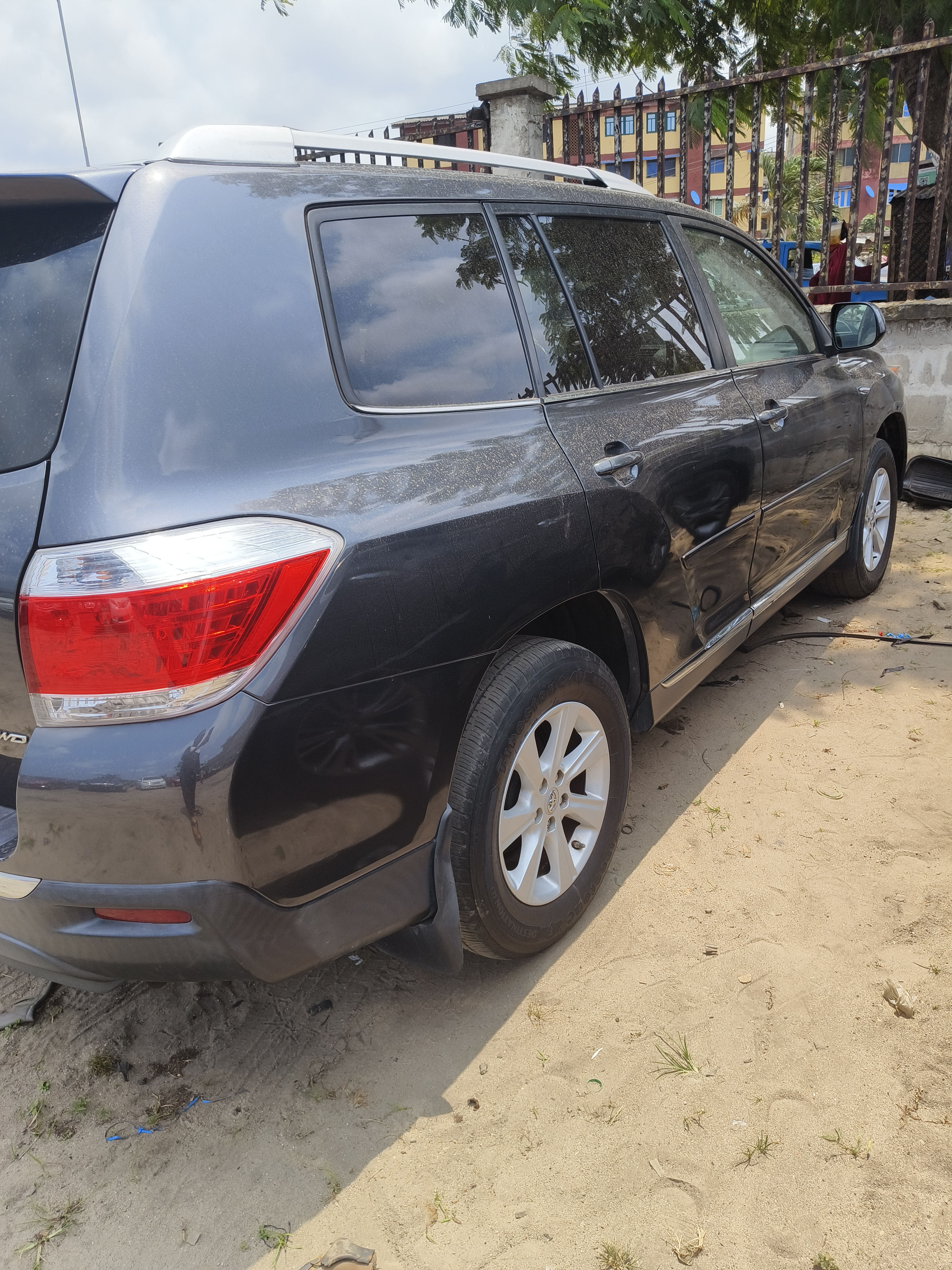 Car Image 10