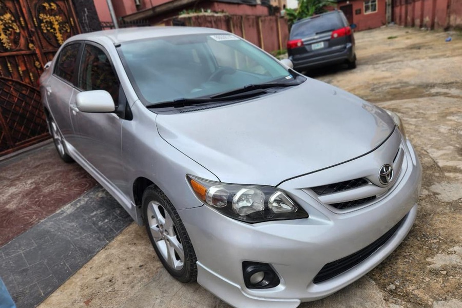 Toyota corolla Sport...