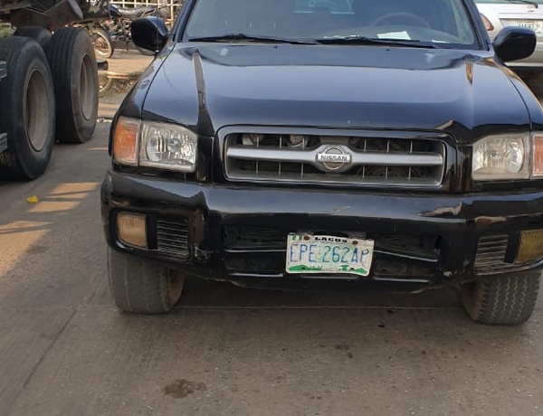 Nissan Pathfinder 2000 model for sale in Lagos state