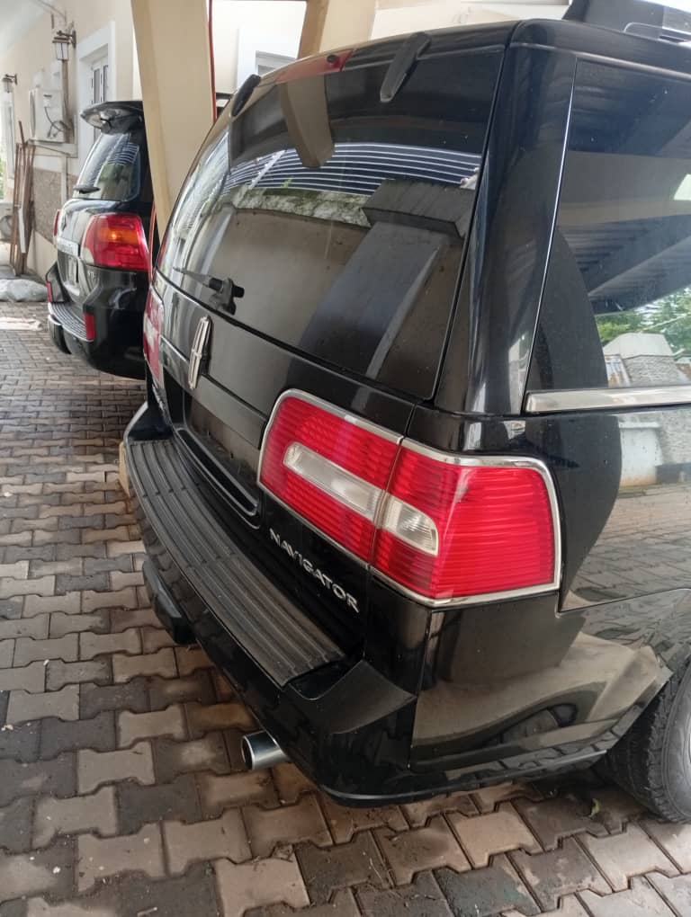 Car Image 8