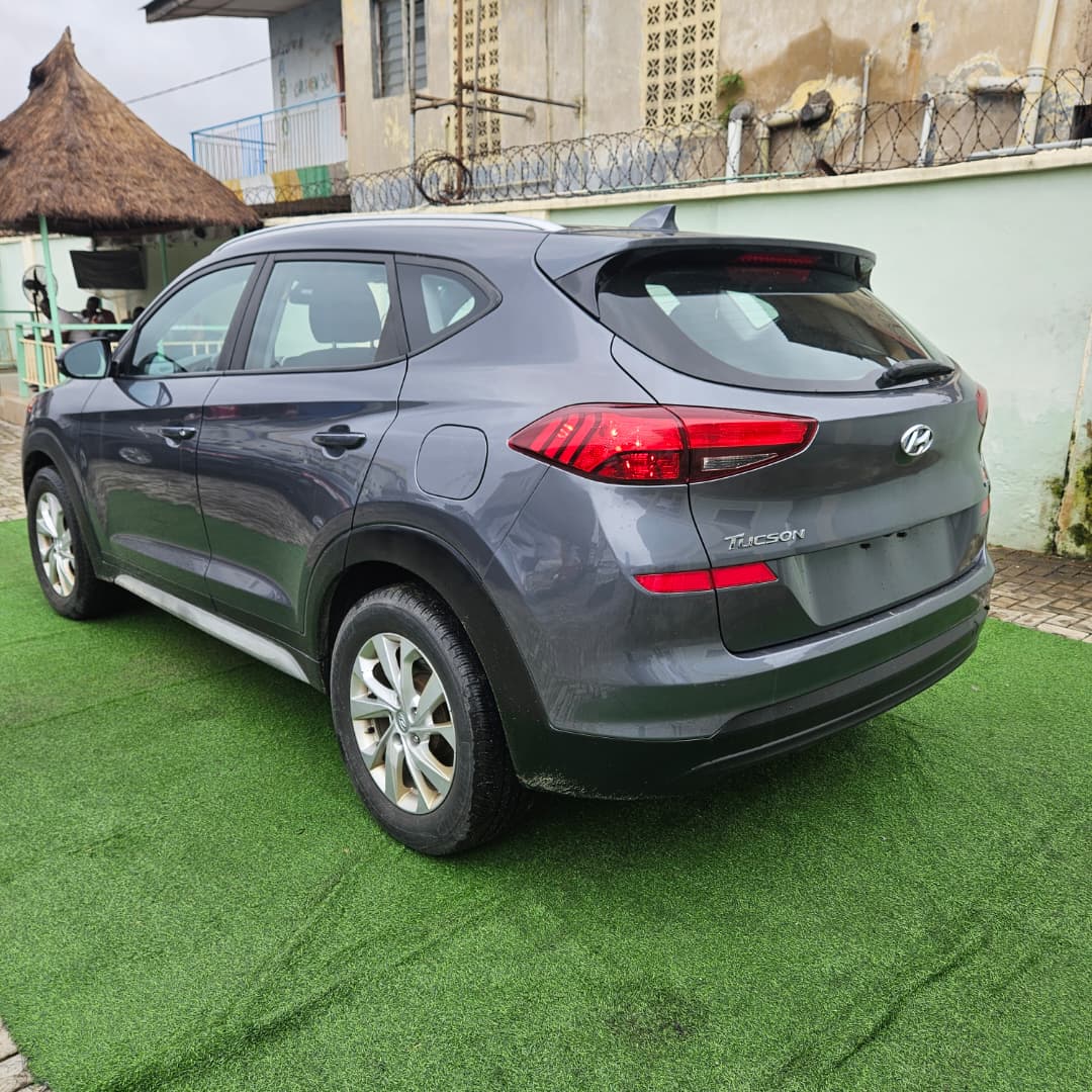 Car Image 10