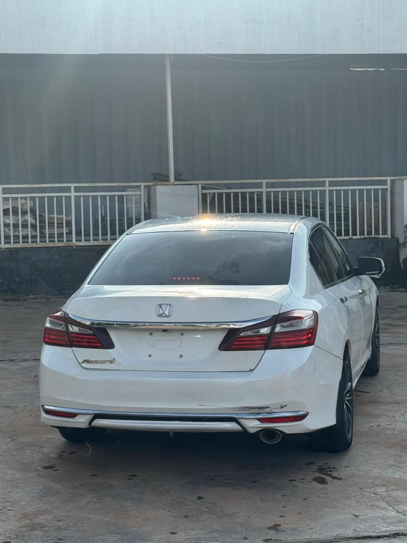 Car Image 6