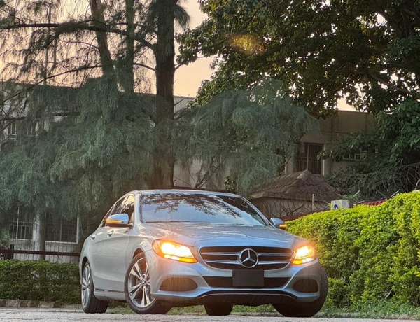 FOREIGN USED 2017 MERCEDES BENZ C300 FOR SALE