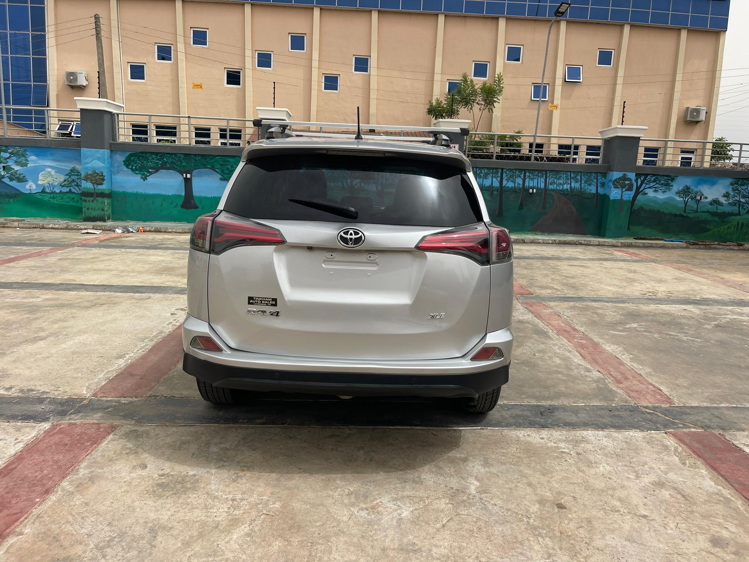 Car Image 9