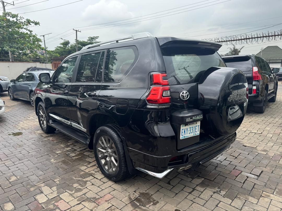 Car Image 10