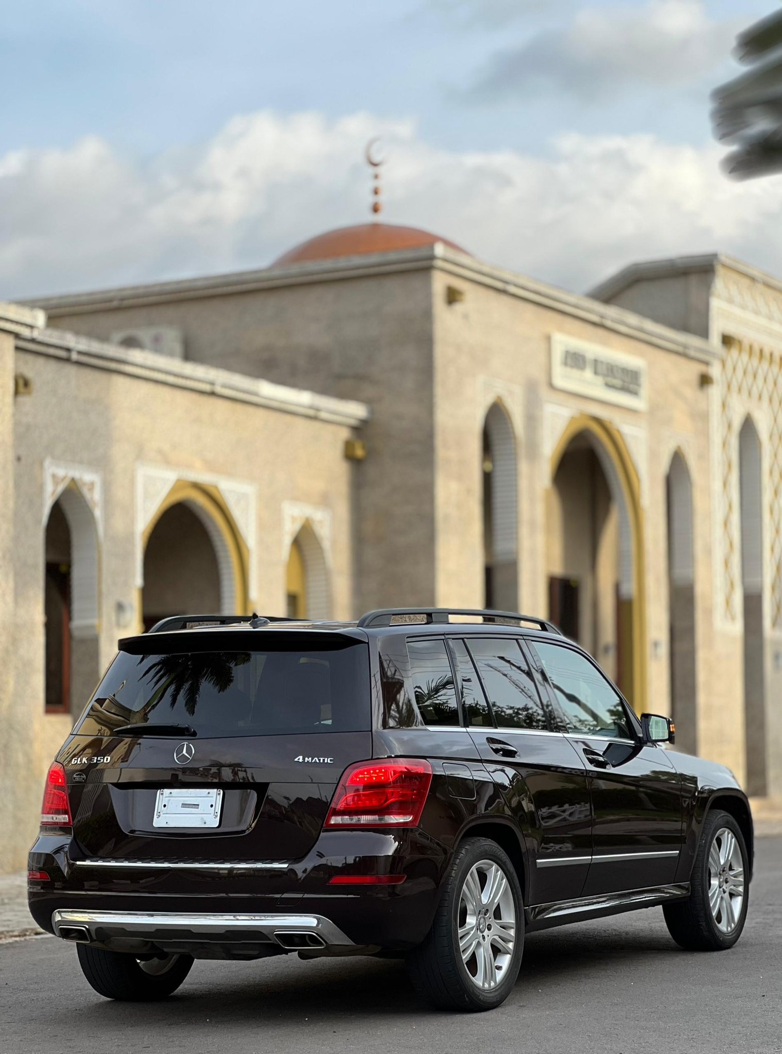 Car Image 9