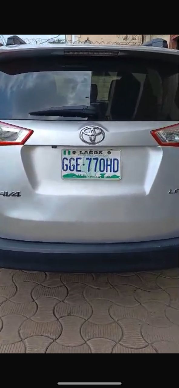 Car Image 9