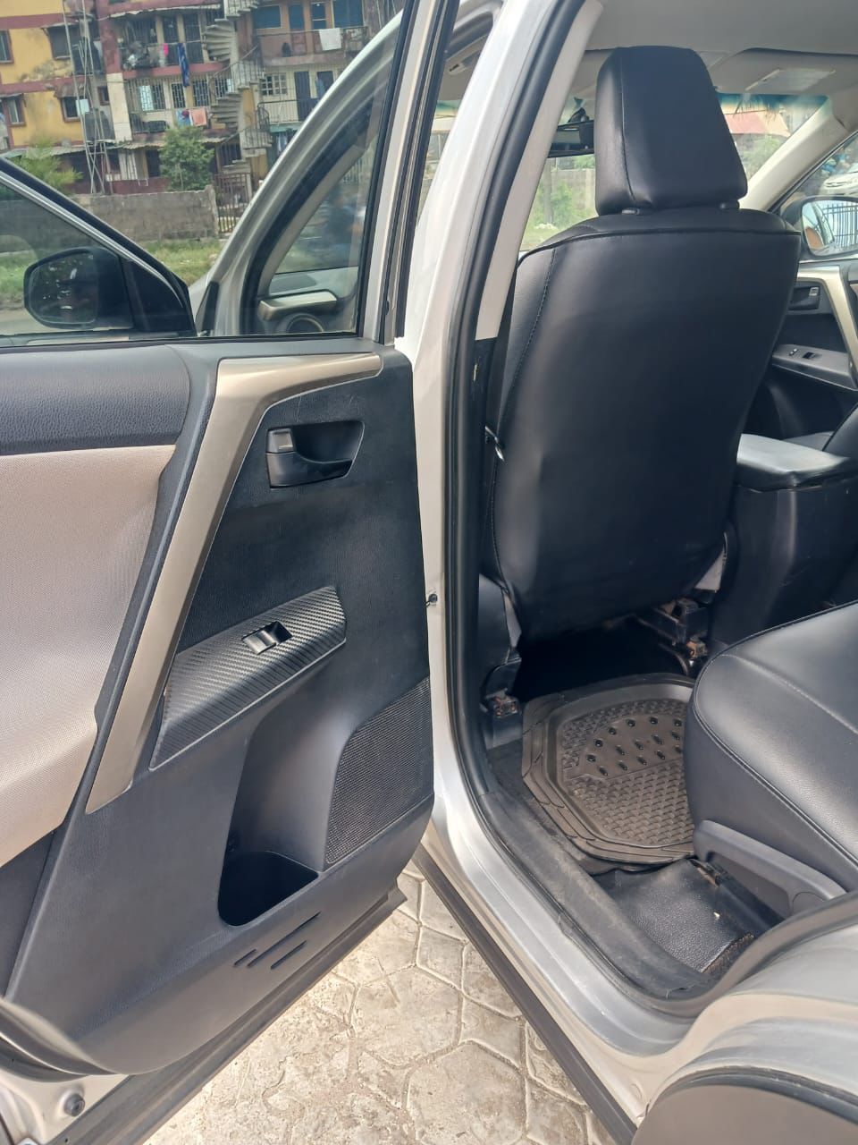 Car Image 4